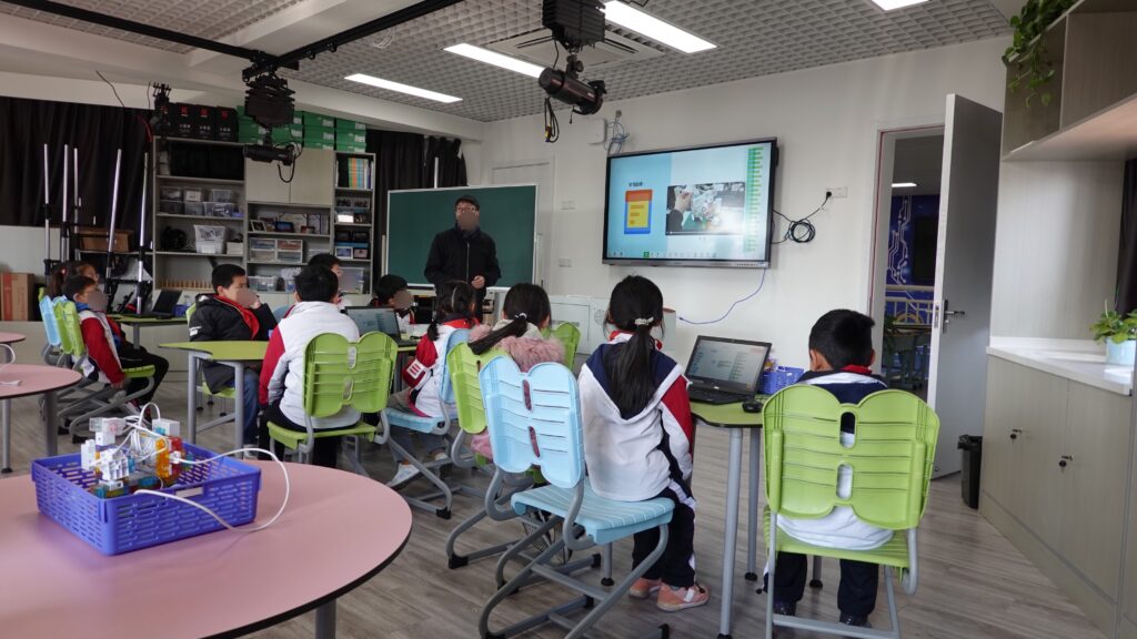 KOOV中国公立小学校での授業の様子3